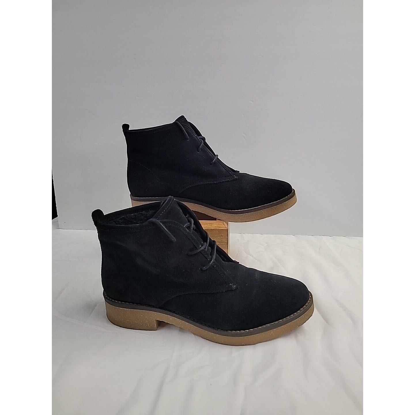 Matt Bernson Women’s 9.5 Black Suede Lace Up Ankle Boots 3/4 Heel Portugal Made